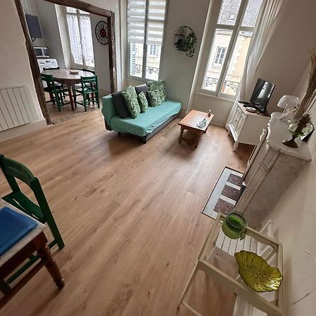 Le Compostelle Apartment Исудун Екстериор снимка