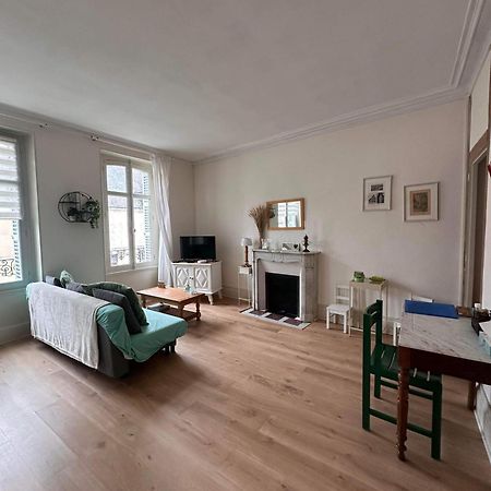 Le Compostelle Apartment Исудун Екстериор снимка