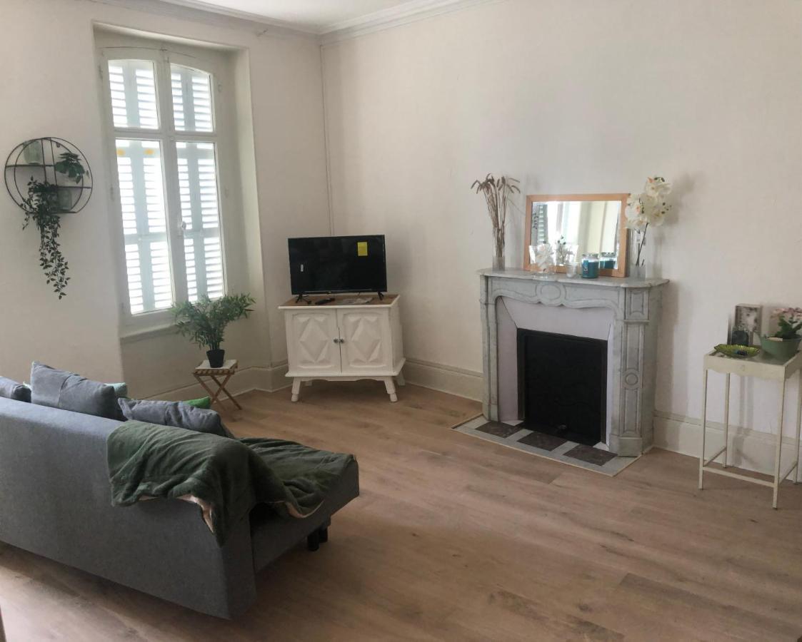 Le Compostelle Apartment Исудун Екстериор снимка