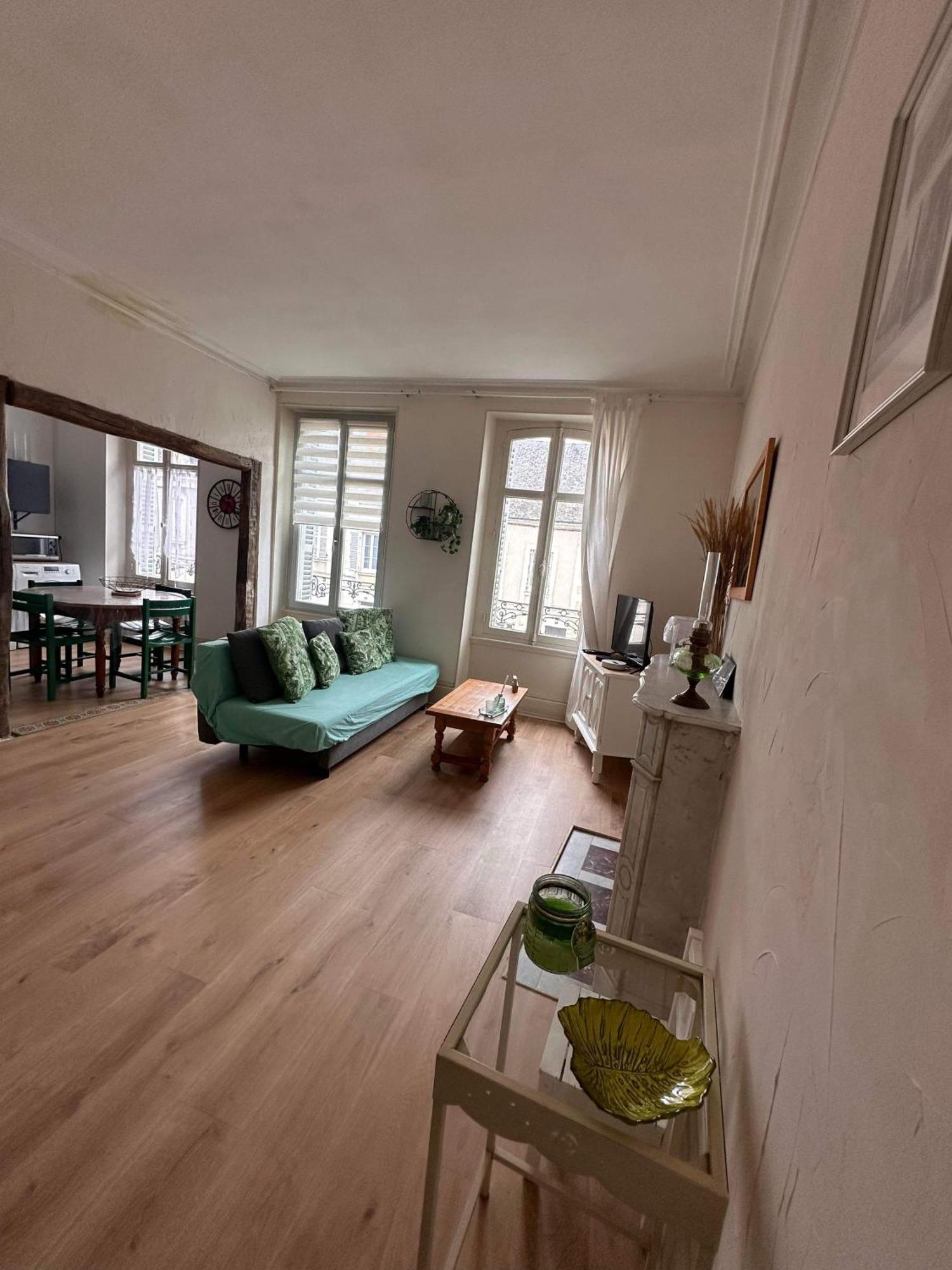 Le Compostelle Apartment Исудун Екстериор снимка